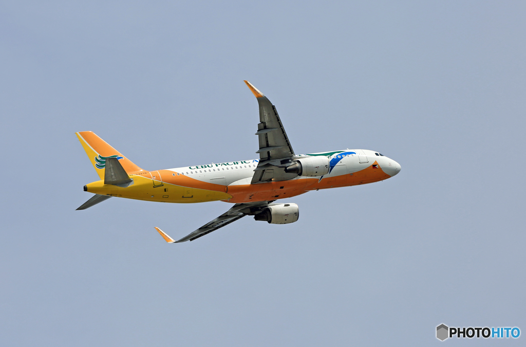 CEBU A320-214 RP-C3276 Takeoff 