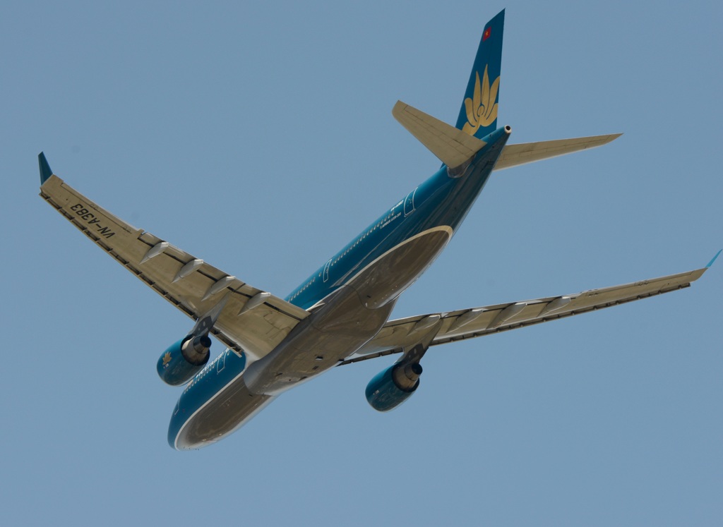 離陸 vietnam A330-223
