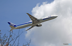 飛び立ち　ANA 777-381 JA782A