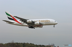 「晴れ」 エミレーツ航空A380-861 A6-EDE 着地前