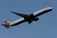 飛び立ち　British 777-336