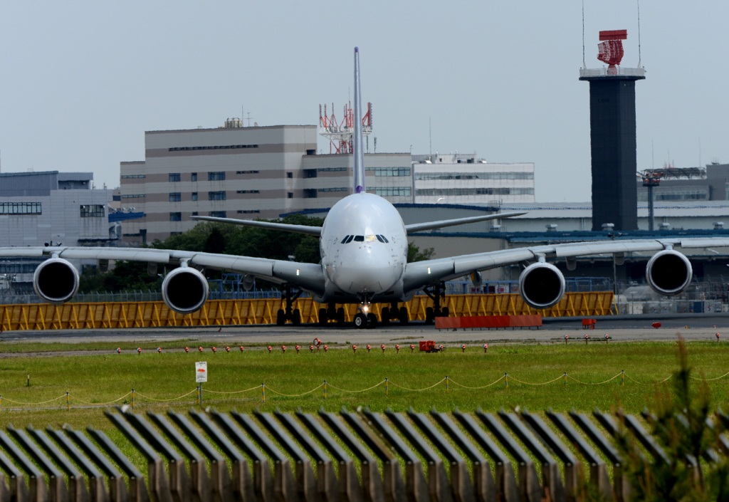 出発　THAI A380-841