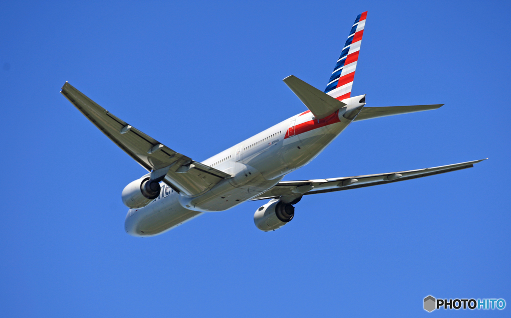 [青空]　American 777-200 N784AN