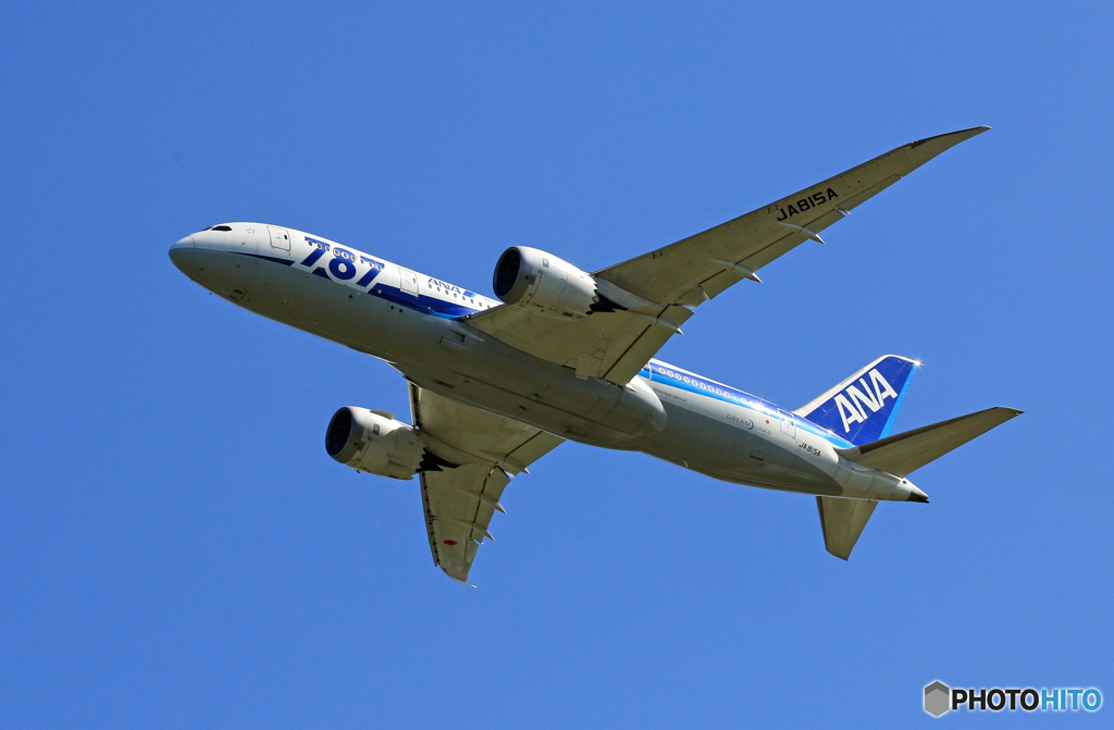 飛び立ち ANA 787-8 JA815A