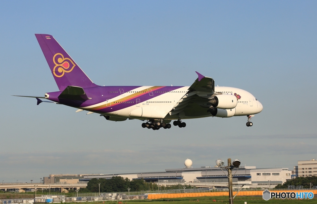 着陸　Thai A380-841 HS-TUA