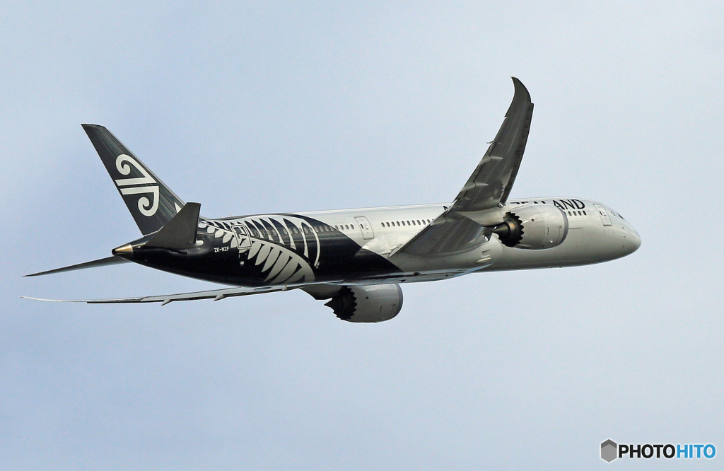 Takeoff: Air New Zealand B787-9 ZK-NZF