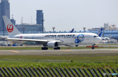 「晴れ」 JAL ドラえもん767-343 JA610J出発