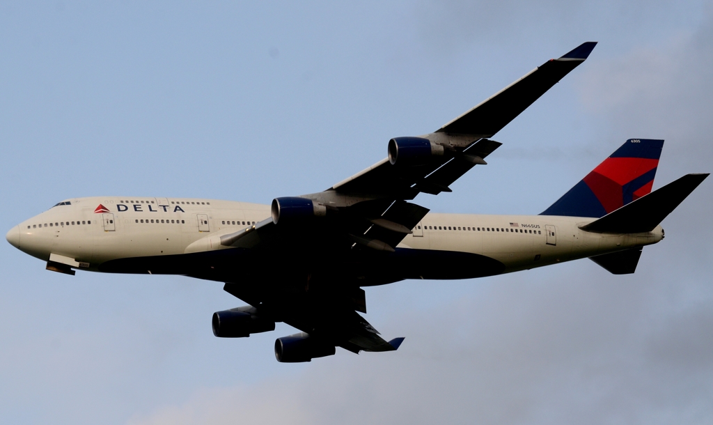 離陸（250）DELTA 747-400 