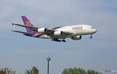 着陸 Thai A380-841 HS-TUF