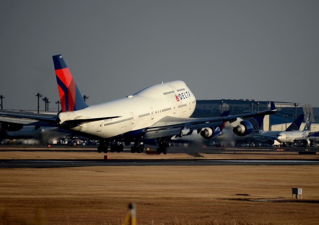 DELTA 747-400 着陸
