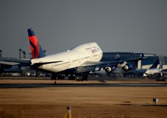 DELTA 747-400 着陸