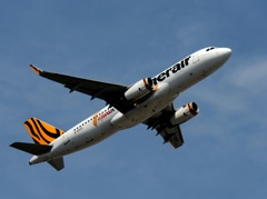 tagerair A320-232 出発　