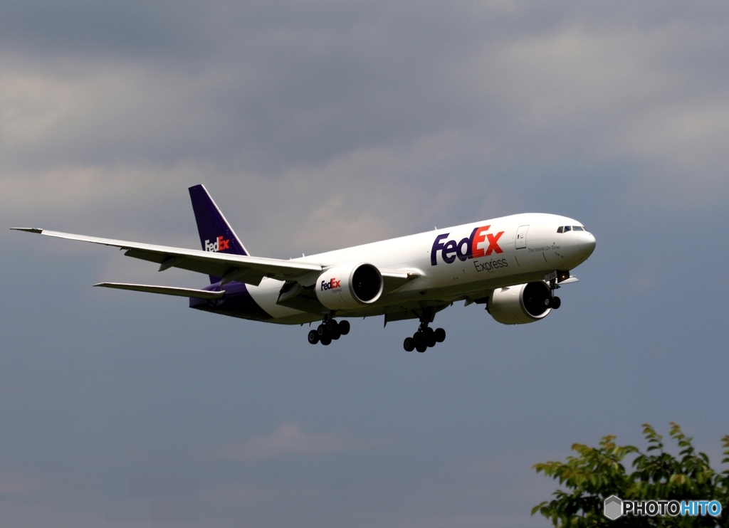 FedEx 777-FS2 着陸　