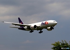 FedEx 777-FS2 着陸　