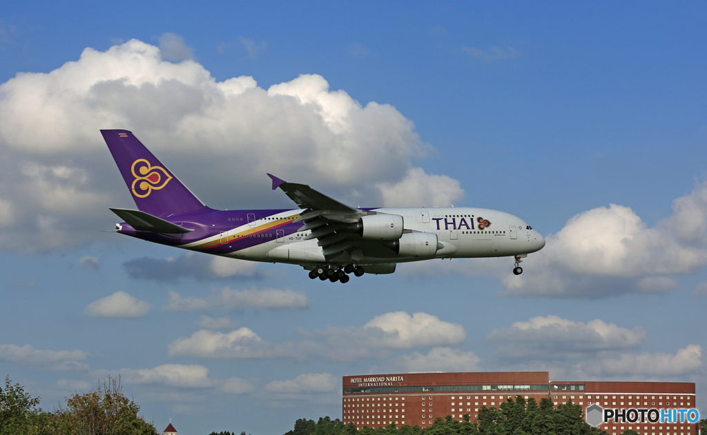 「雲」とThai A380-841 HS-TUF