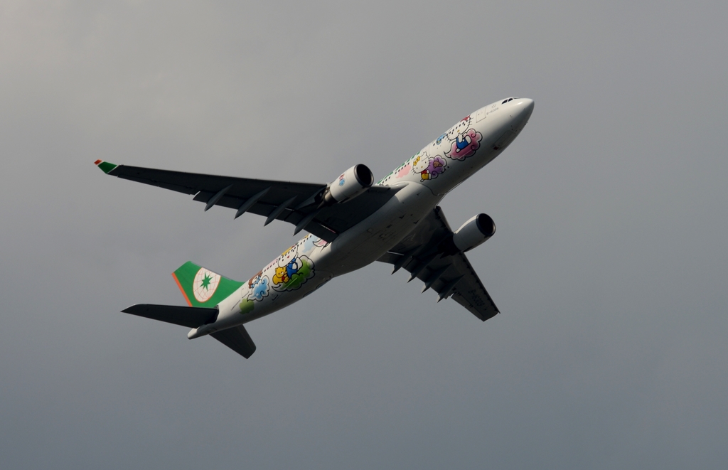 離陸（131）EVA A330-200 Hello Kitty 
