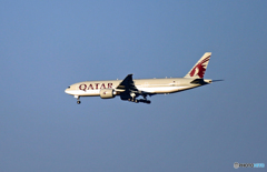 着陸 Qatar 777-2DZ A7-BBG