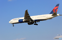「そらー」 Delta 777-282 N702DN到着 「そらー」 Delta 777-282 N702DN到着