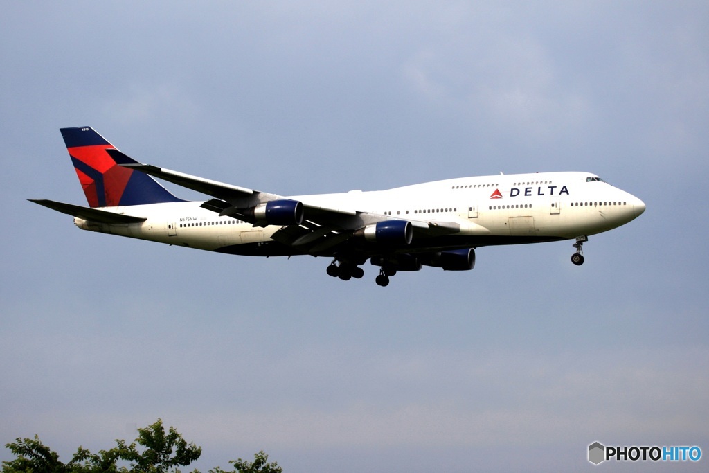 到着　Delta 747-400 