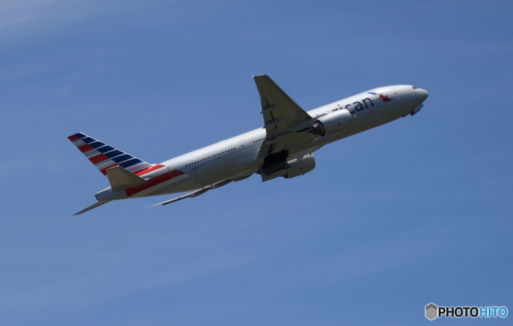 出発　American 777-223