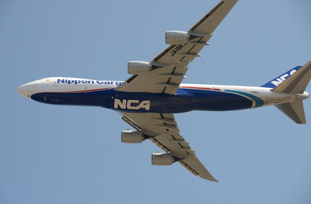 NCA 747-8KZ 飛び立ち