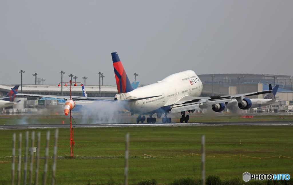 Delta 747-400 N667US