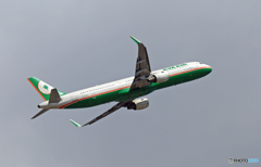 離陸　EVA  A321-211 B-16213