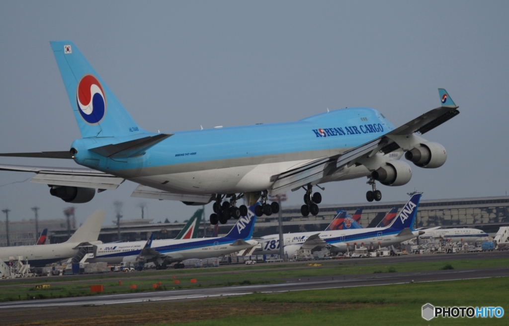 着陸　KOREAN Cargo ７４７ジャンボ機