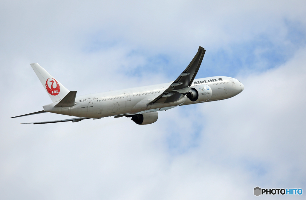 飛び立ち  JAL 777-346 JA735J
