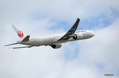 飛び立ち  JAL 777-346 JA735J