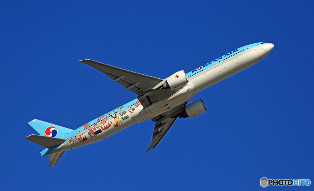 離陸 Korean 777-3B5 HL8216