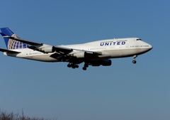 UNITED 747-400 着陸