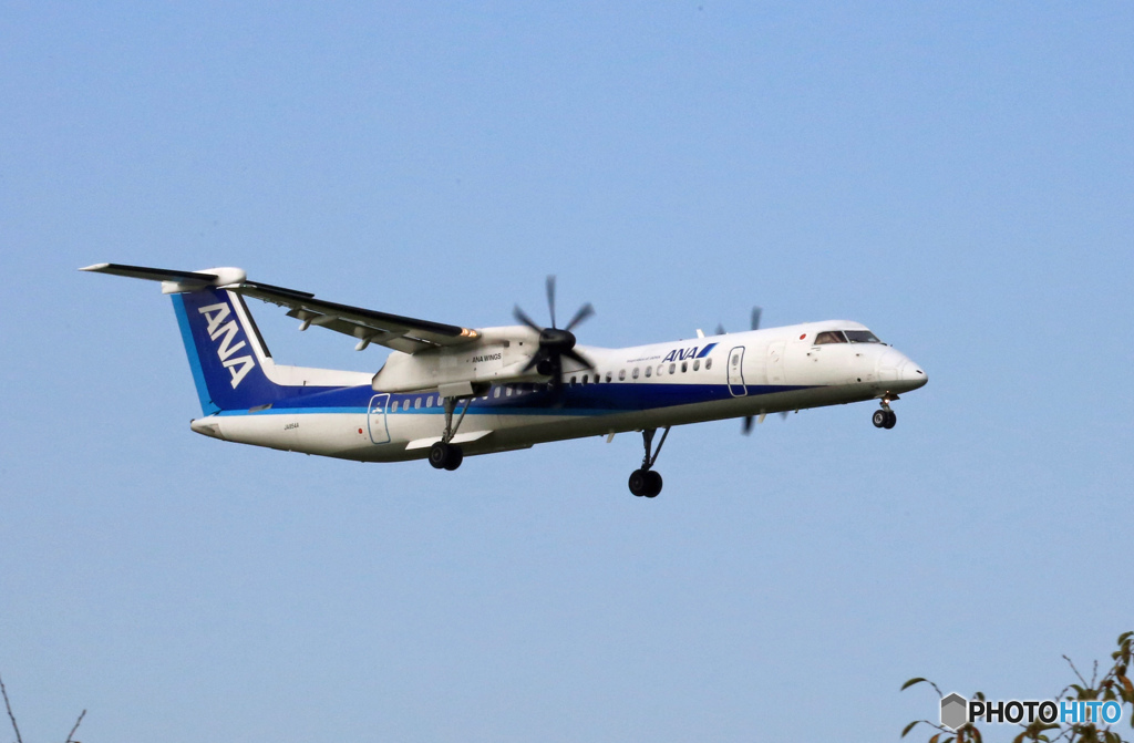 到着　ﾎﾞﾝﾊﾞﾙﾃﾞｨｱDHC-8 Q400 JA854A