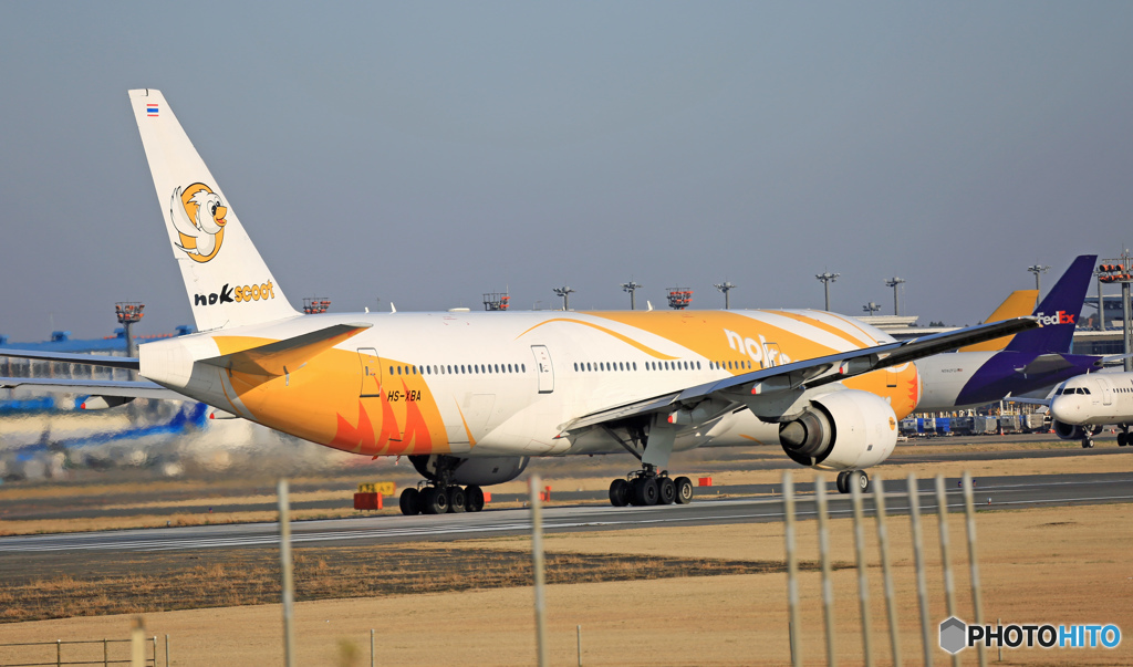 出発 NOKSCOOT 777-212 HS-XBA
