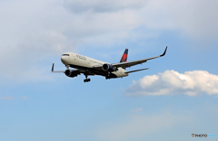 着陸 Delta 767-3P6 N1501P