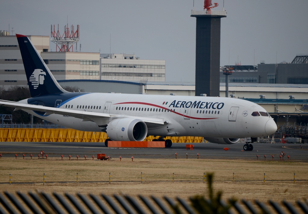AEROMEXICO 787-8 出発