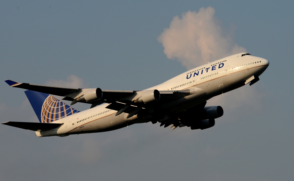 離陸（195）United 747-400 