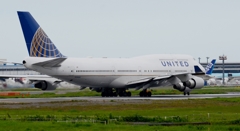 出発（180）United 747-400 