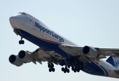 NCA 747-8KZF 出発
