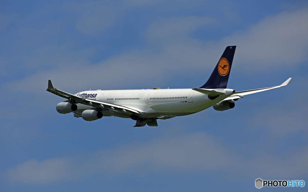 出発 Lufthansa A340-313 