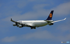 出発 Lufthansa A340-313 