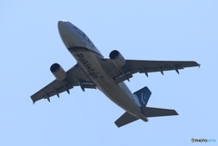 離陸　PIA A310-324