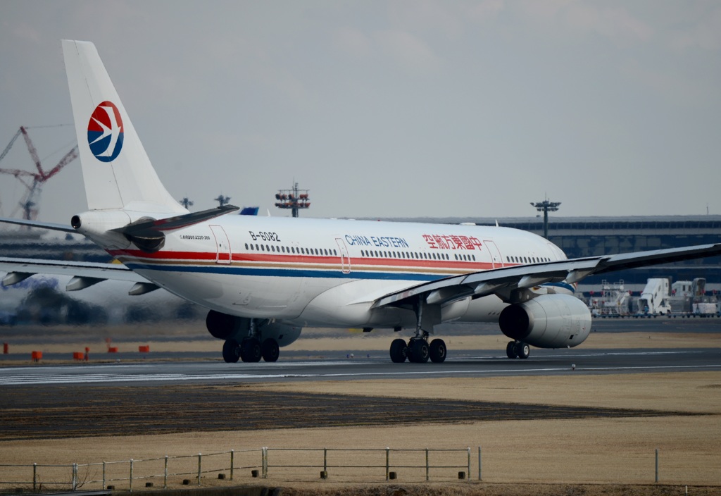 中国東方 A330-243 離陸