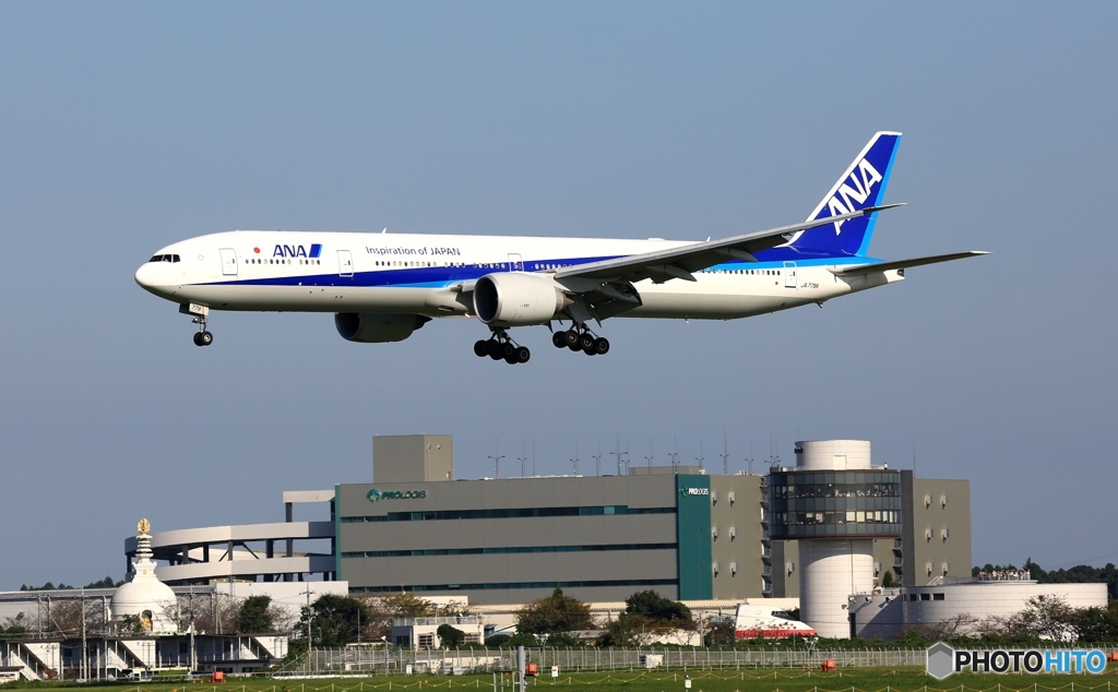 到着　ANA 777-300 