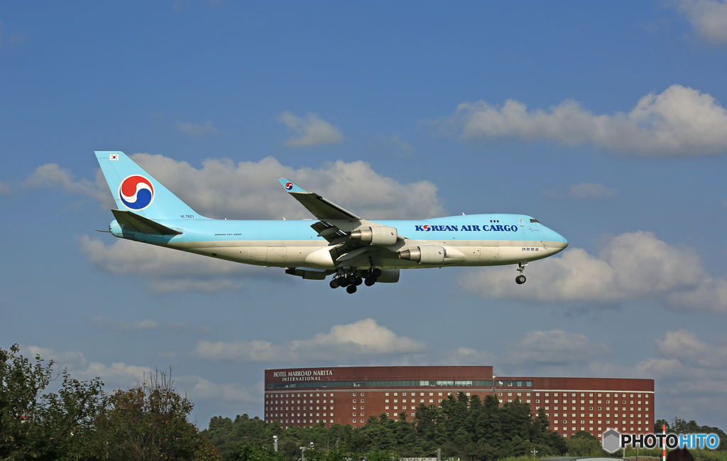 「雲」とKOREAN Cargo 747-400F HL7601