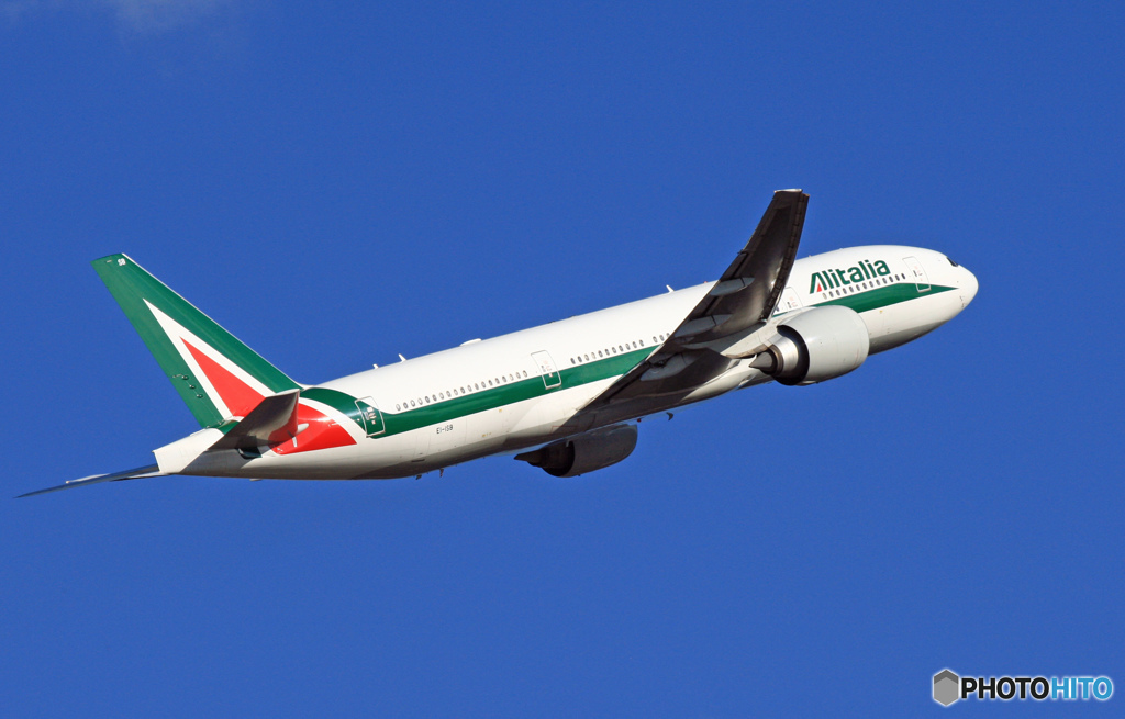 Alitalia 777-200 EI-ISB 出発　