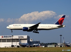 到着　DELTA 777-232