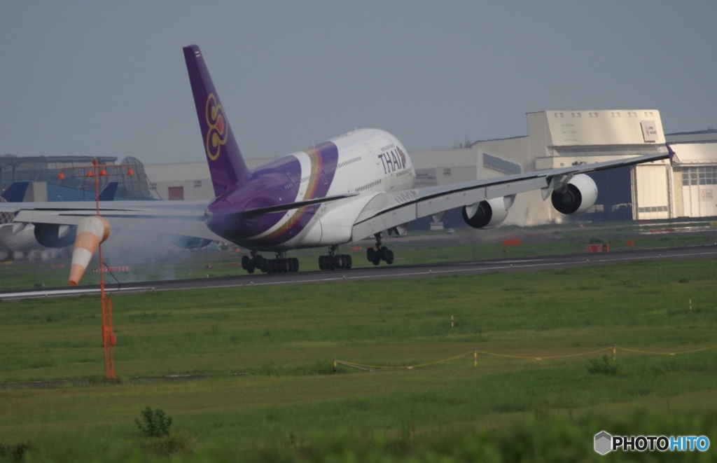 THAI A380-841 到着　