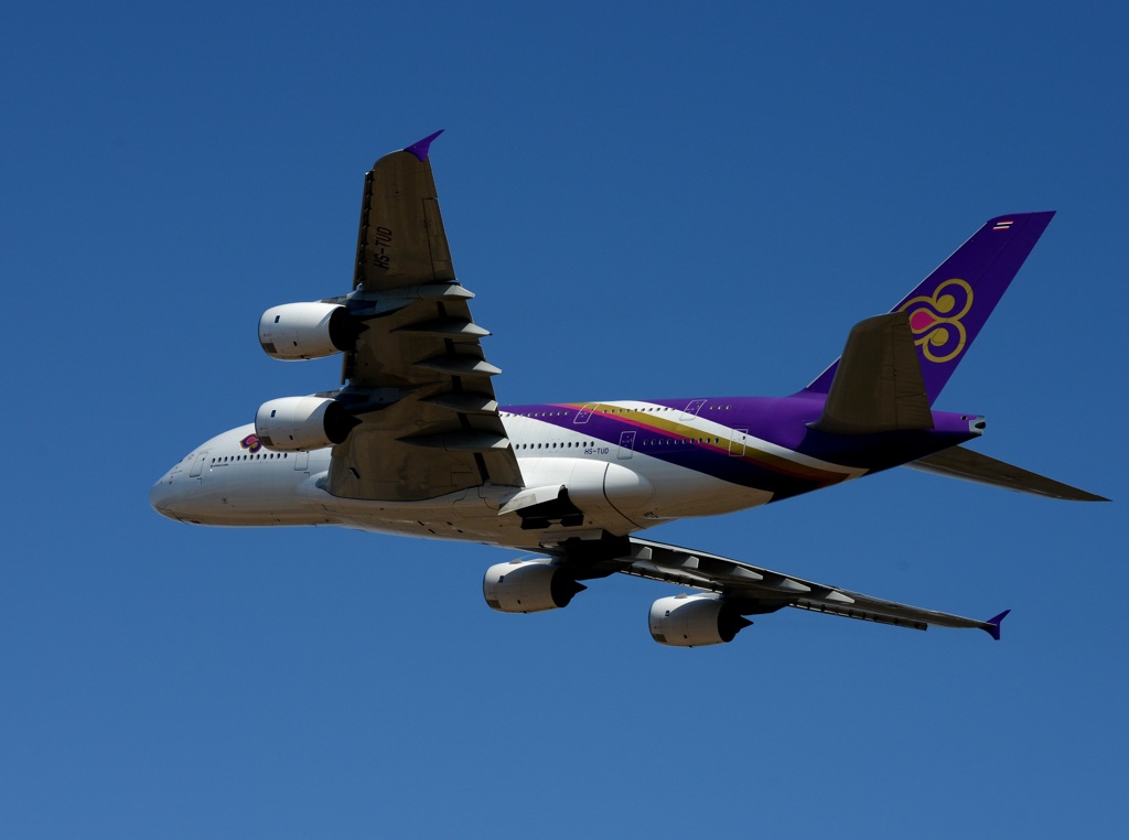 THAI A380-841 飛び立ち