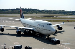 到着（10）DELTA  747-400 　　